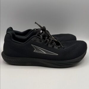 Altra ESCALANTE 4 men’s 9 Black Athletic Shoes with Silver Accents S11